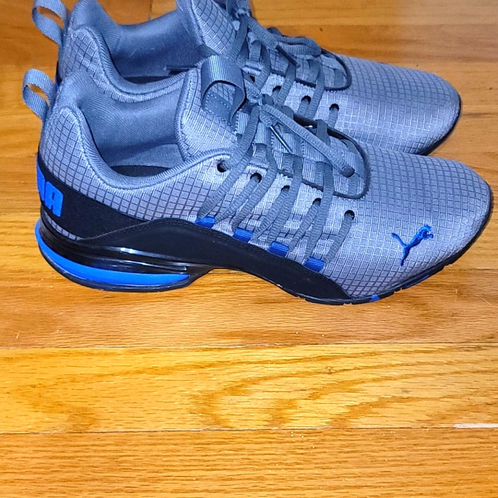 Mens puma sneakers